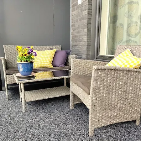 Fully Equipped New With Free Parking *